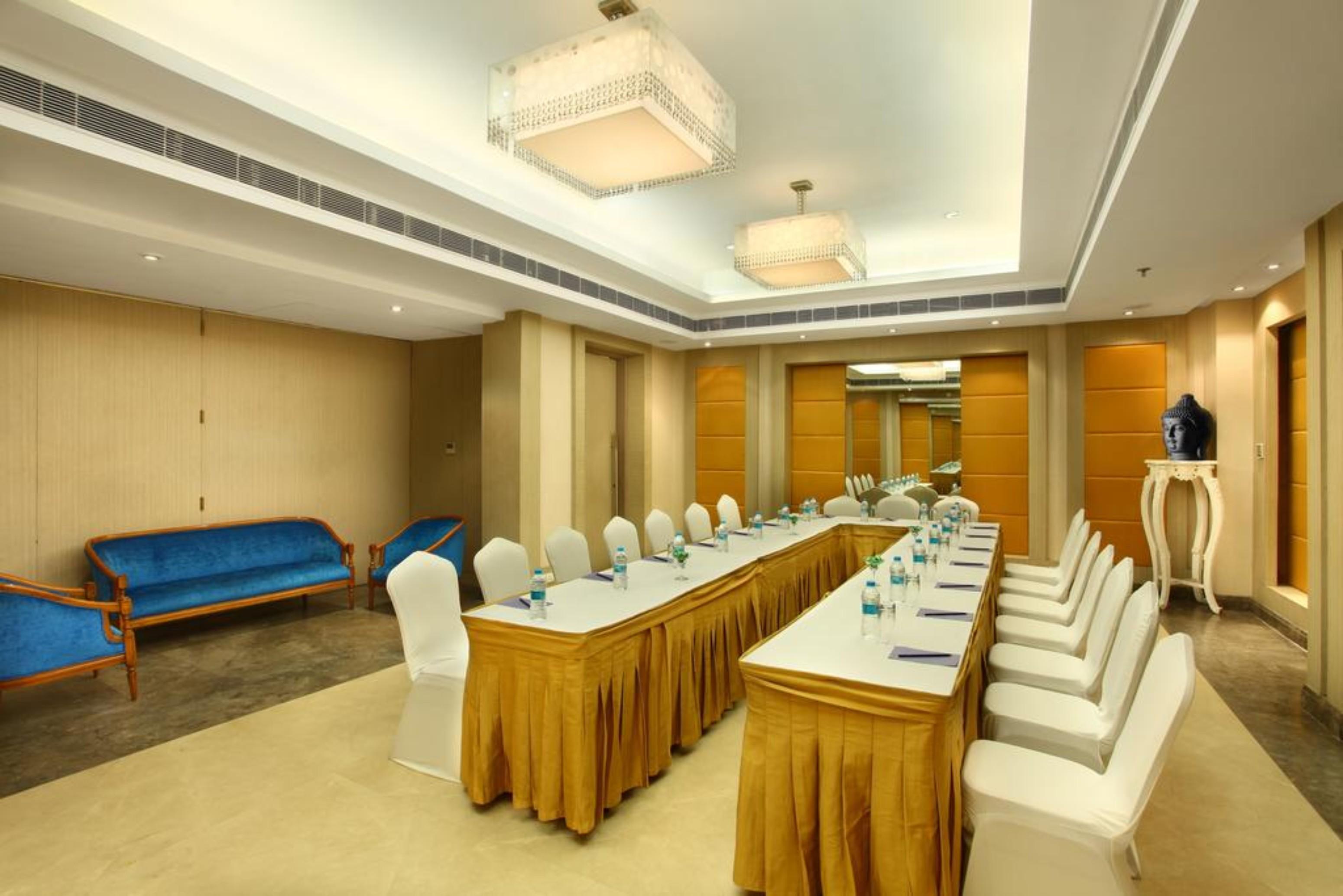 The Ashtan Sarovar Portico Nueva Delhi Exterior foto