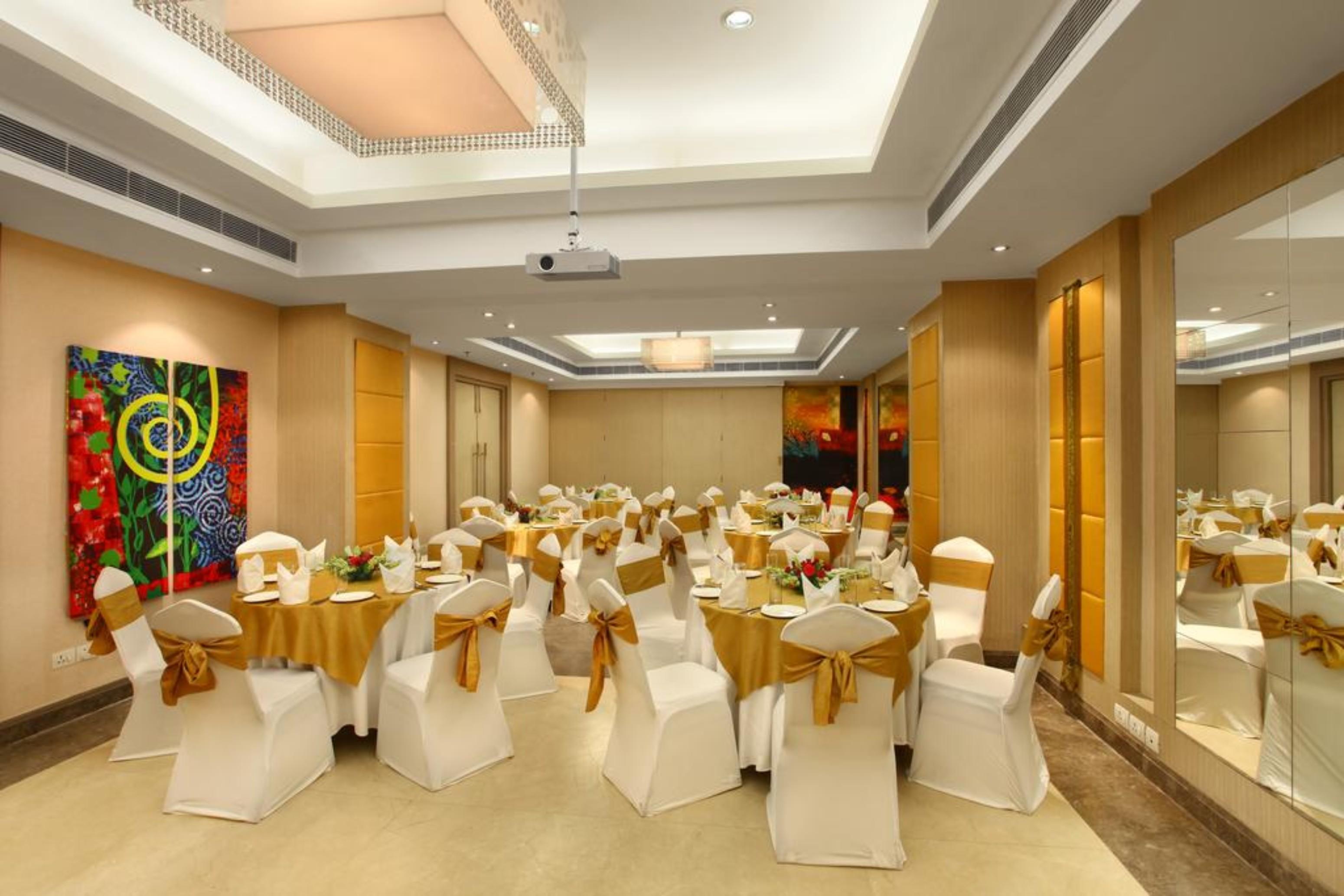 The Ashtan Sarovar Portico Nueva Delhi Exterior foto
