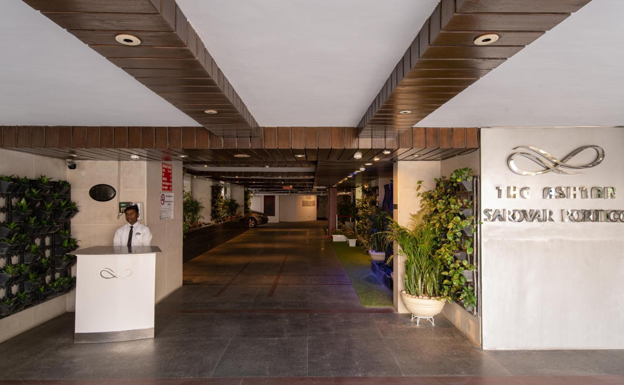 The Ashtan Sarovar Portico Nueva Delhi Exterior foto