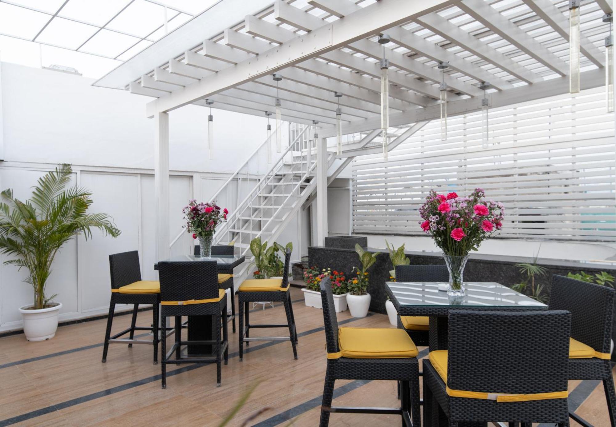 The Ashtan Sarovar Portico Nueva Delhi Exterior foto